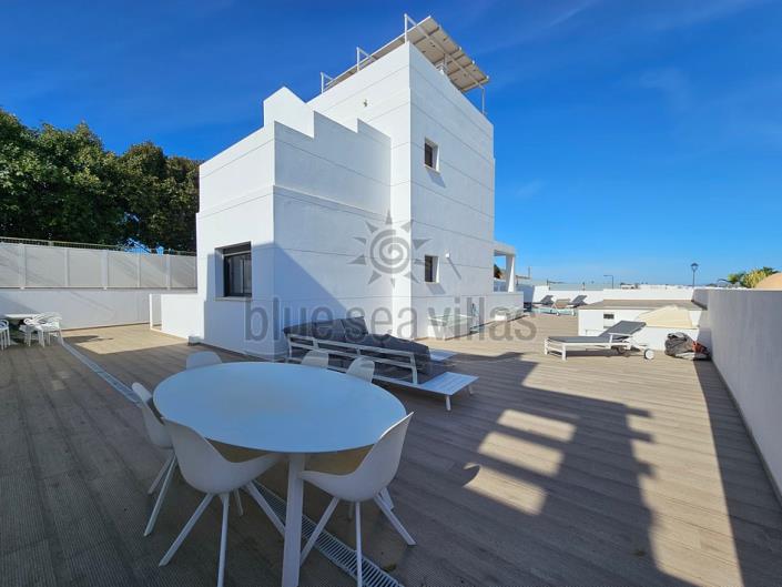 Image No.8-5 Bed Villa / Detached for sale