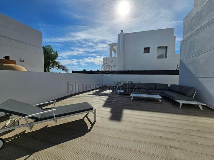 Image No.9-5 Bed Villa / Detached for sale