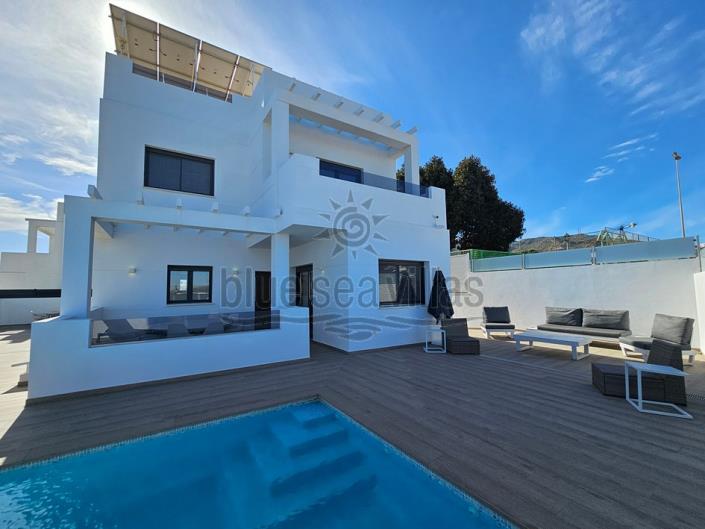 Image No.11-5 Bed Villa / Detached for sale