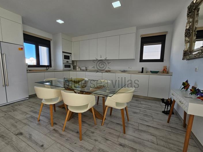 Image No.25-5 Bed Villa / Detached for sale