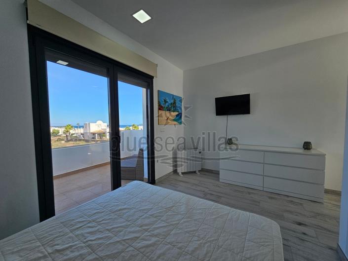 Image No.35-5 Bed Villa / Detached for sale