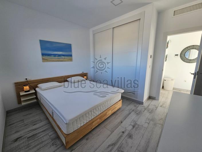 Image No.41-5 Bed Villa / Detached for sale