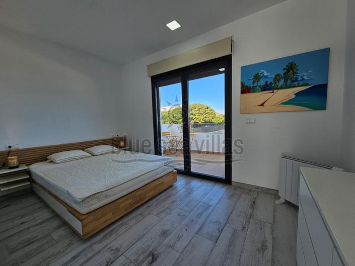 Image No.42-5 Bed Villa / Detached for sale