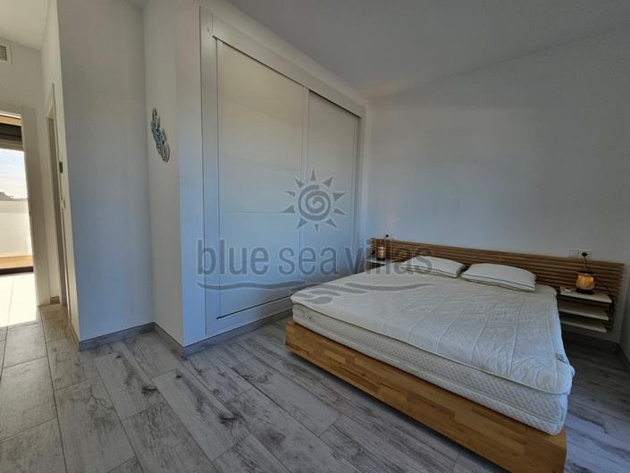 Image No.43-5 Bed Villa / Detached for sale