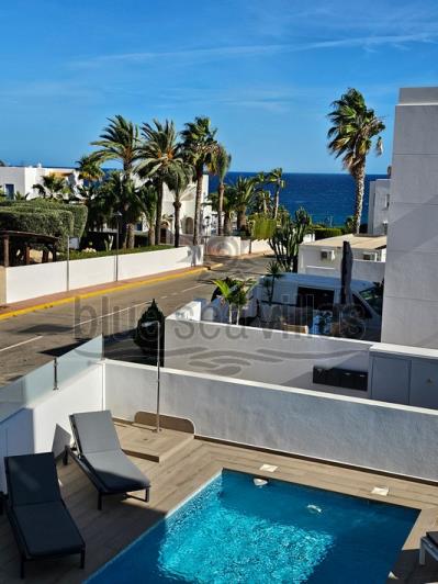 Image No.50-5 Bed Villa / Detached for sale