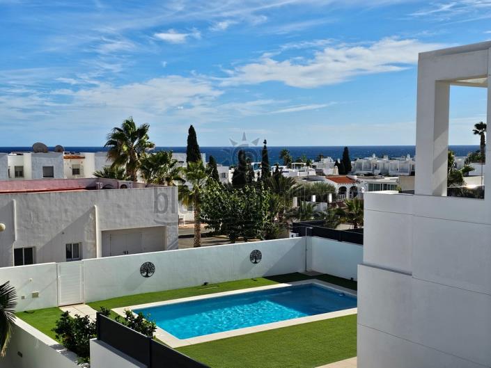 Image No.52-5 Bed Villa / Detached for sale