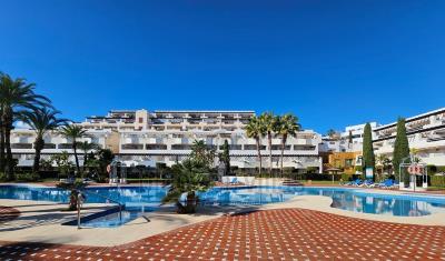 communal-pool-gardens-1495--7-_opt