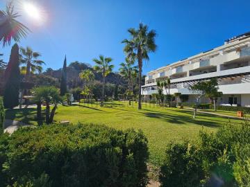 communal-pool-gardens-1495--16-_opt