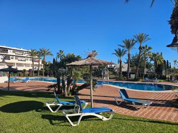 communal-pool-gardens-1495--18-_opt