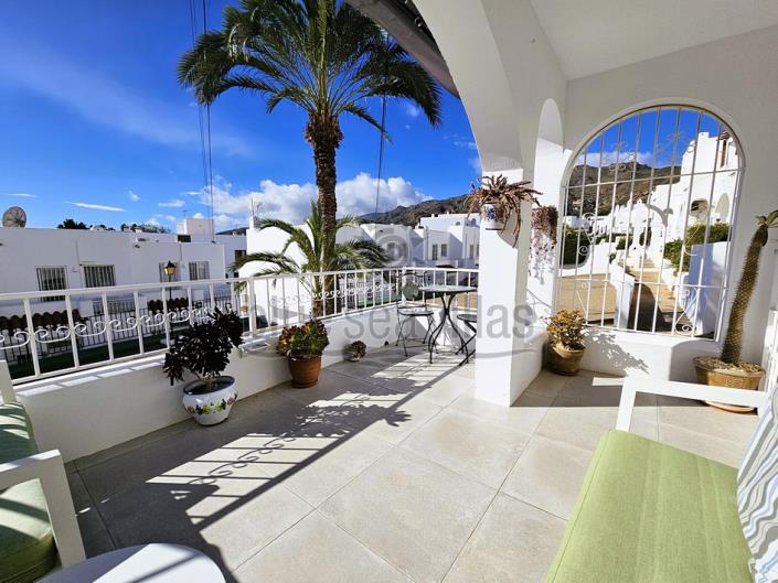 Image No.27-2 Bed Townhouse for sale