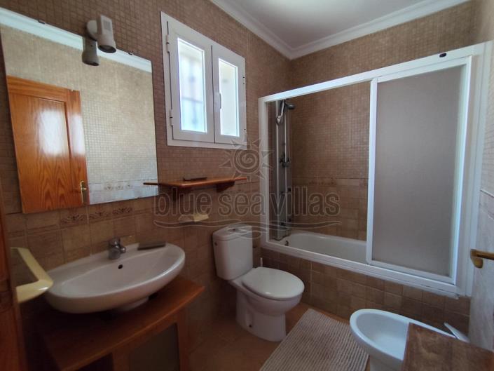 Image No.8-2 Bed Townhouse for sale