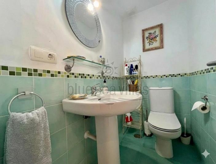 Image No.6-2 Bed Townhouse for sale