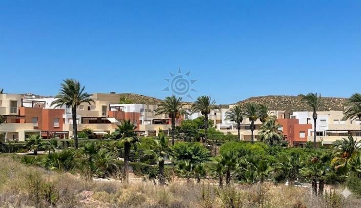 Image No.25-2 Bed Townhouse for sale