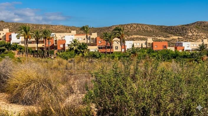 Image No.26-2 Bed Townhouse for sale