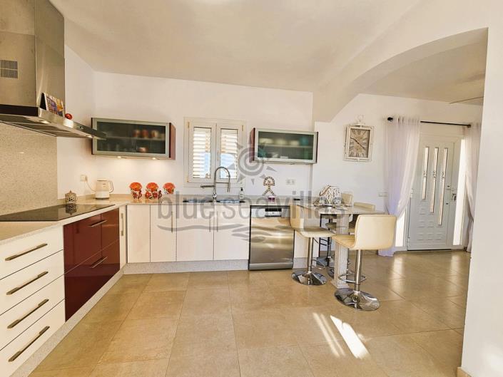 Image No.8-3 Bed Villa / Detached for sale