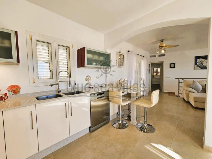 Image No.9-3 Bed Villa / Detached for sale