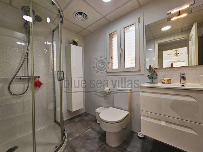 Image No.21-3 Bed Villa / Detached for sale