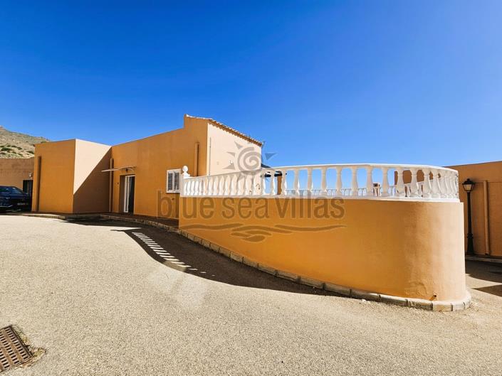 Image No.31-3 Bed Villa / Detached for sale