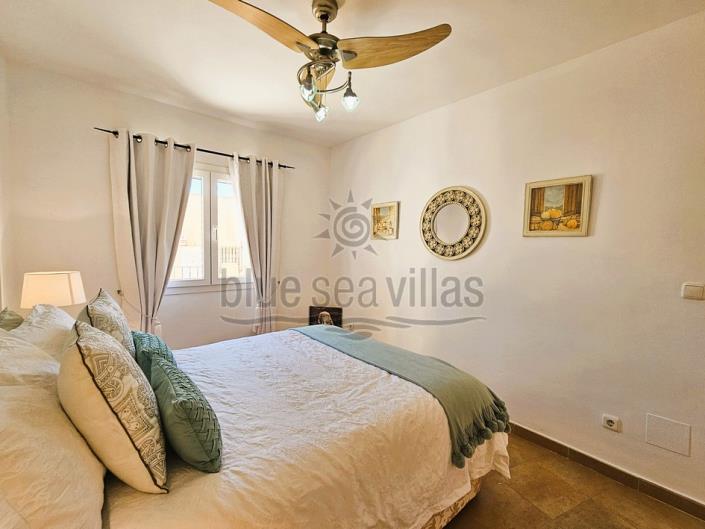 Image No.38-3 Bed Villa / Detached for sale