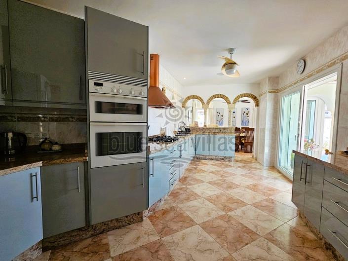 Image No.8-4 Bed Villa / Detached for sale