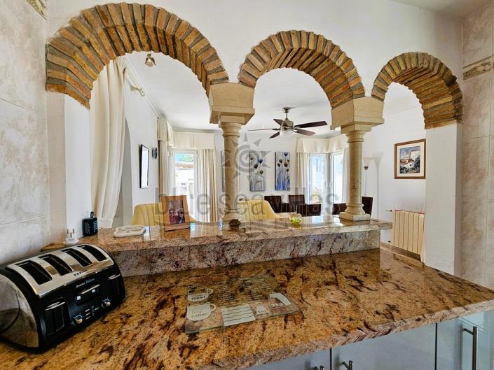 Image No.12-4 Bed Villa / Detached for sale