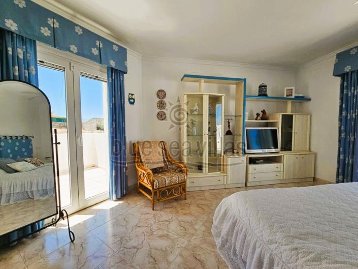 Image No.26-4 Bed Villa / Detached for sale