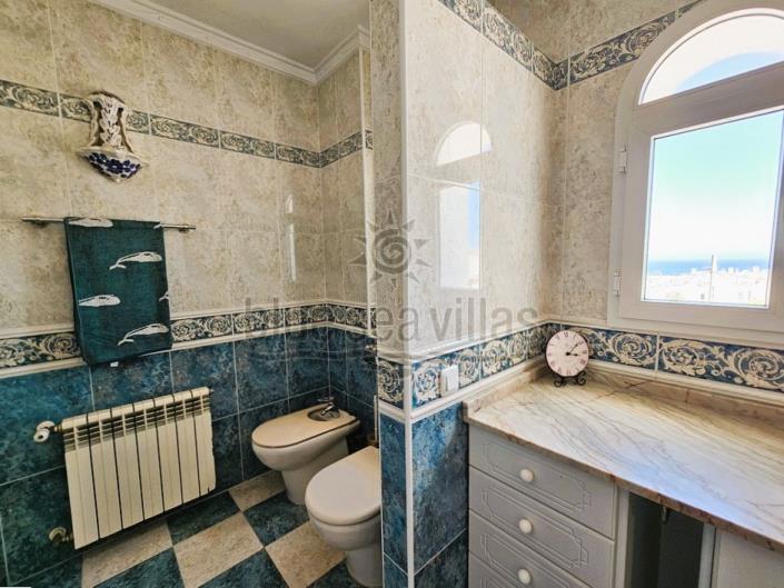 Image No.30-4 Bed Villa / Detached for sale
