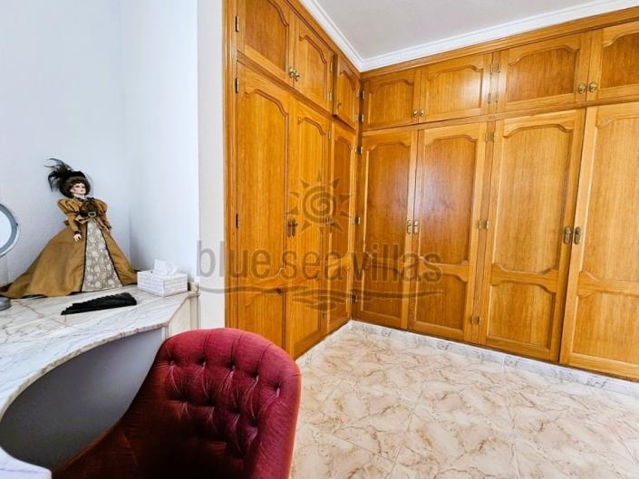 Image No.41-4 Bed Villa / Detached for sale