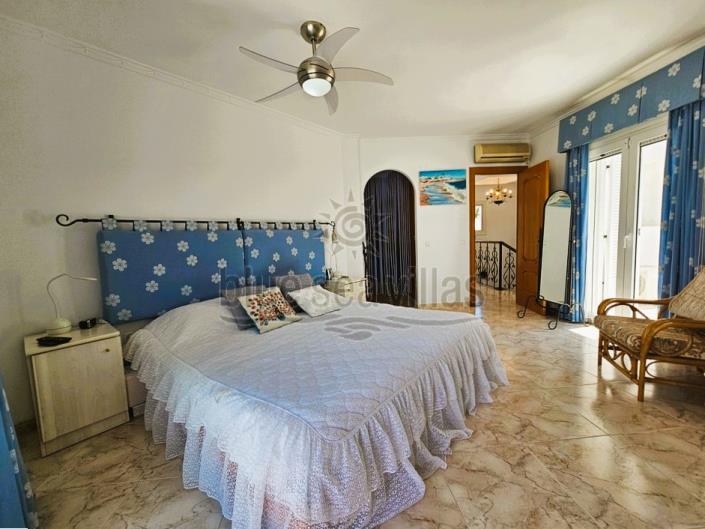 Image No.47-4 Bed Villa / Detached for sale
