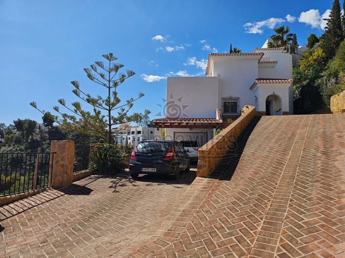 Image No.10-4 Bed Villa / Detached for sale