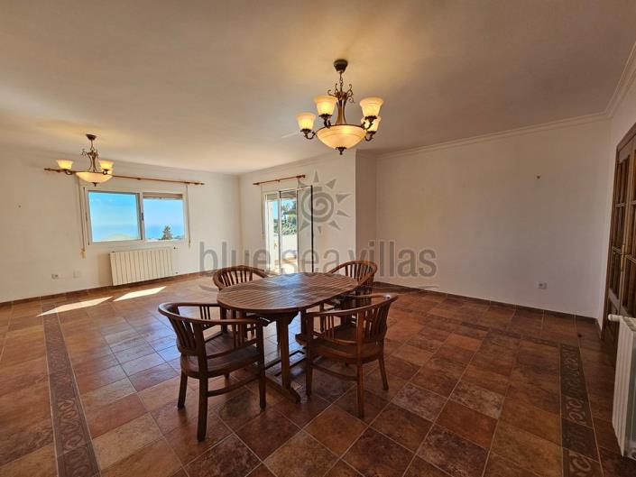 Image No.18-4 Bed Villa / Detached for sale