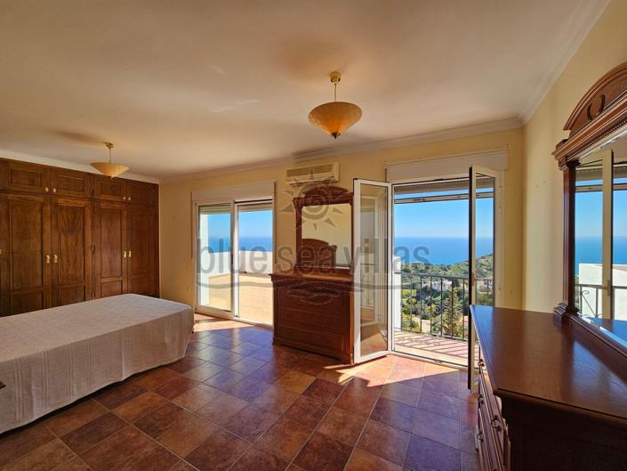Image No.31-4 Bed Villa / Detached for sale