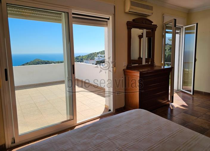 Image No.34-4 Bed Villa / Detached for sale
