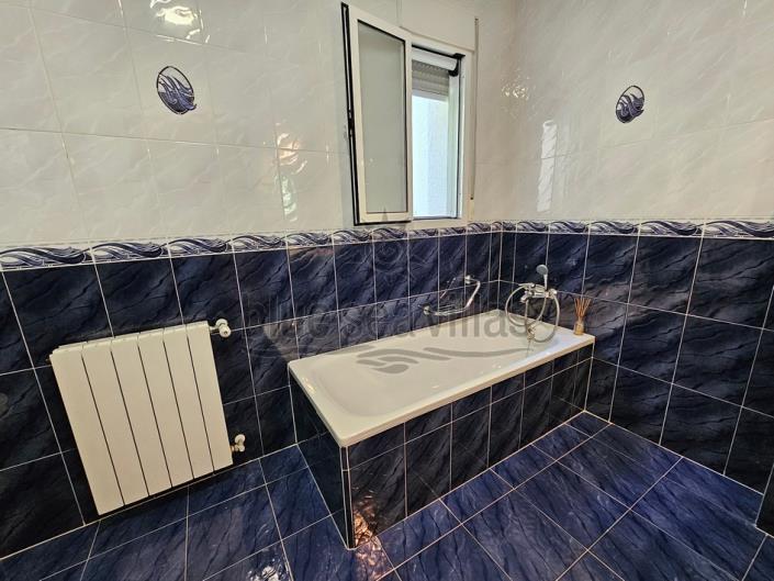 Image No.38-4 Bed Villa / Detached for sale