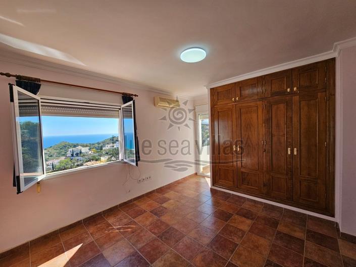 Image No.40-4 Bed Villa / Detached for sale