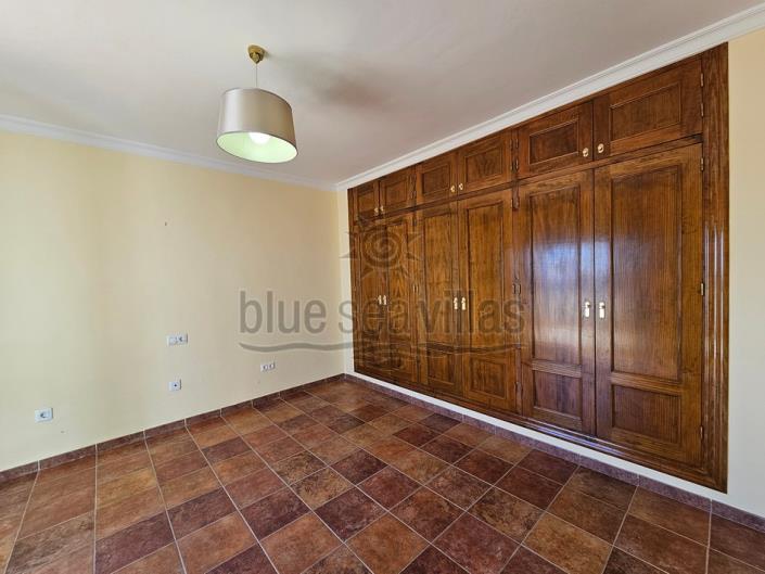 Image No.42-4 Bed Villa / Detached for sale