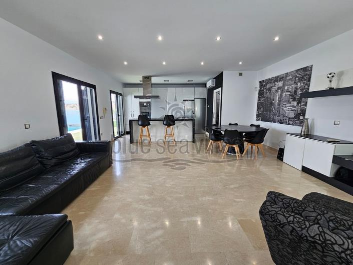 Image No.14-3 Bed Villa / Detached for sale