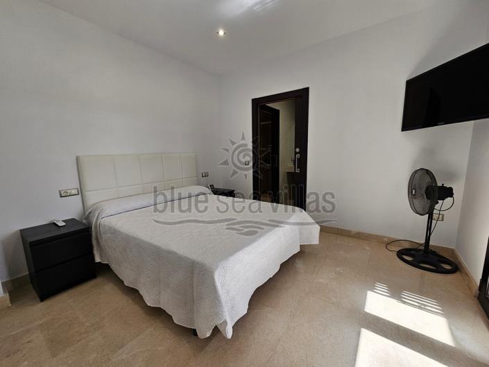Image No.24-3 Bed Villa / Detached for sale