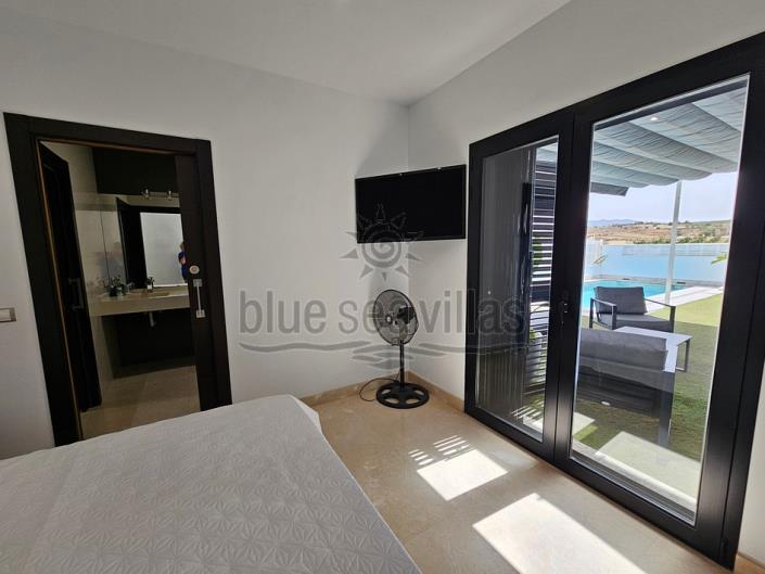 Image No.29-3 Bed Villa / Detached for sale