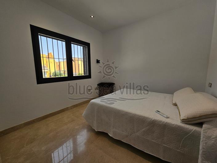 Image No.30-3 Bed Villa / Detached for sale