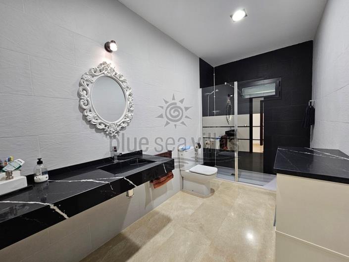 Image No.32-3 Bed Villa / Detached for sale