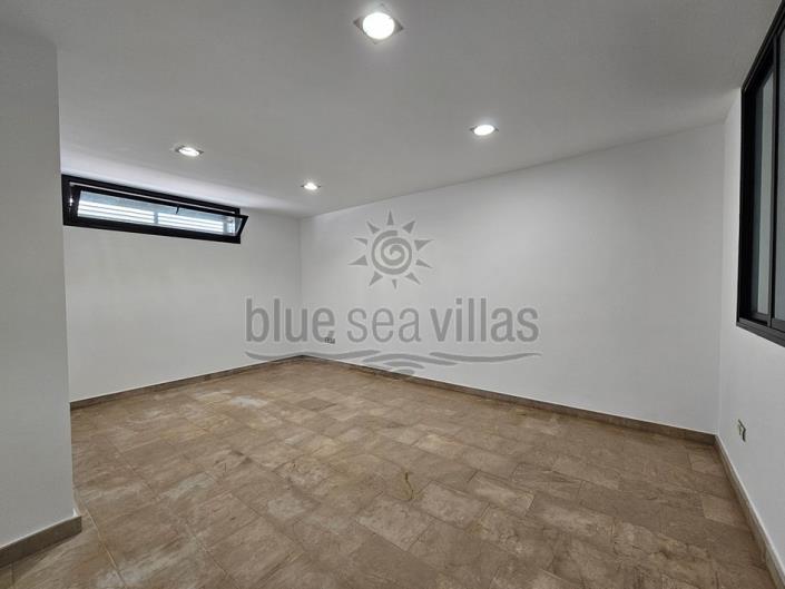 Image No.35-3 Bed Villa / Detached for sale