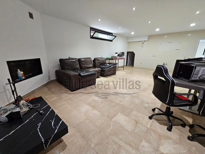 Image No.34-3 Bed Villa / Detached for sale