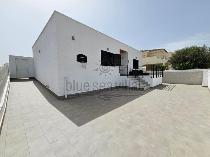Image No.42-3 Bed Villa / Detached for sale