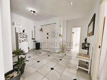 lounge-diner-entrance-1551--4-