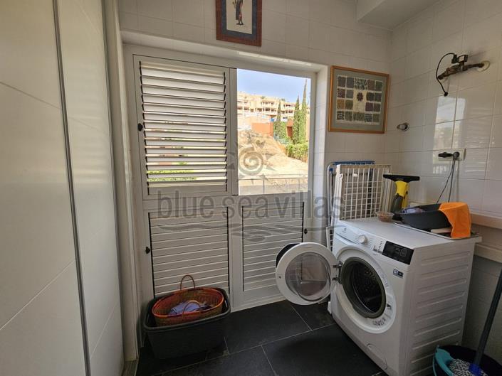 Image No.18-4 Bed Apartment for sale