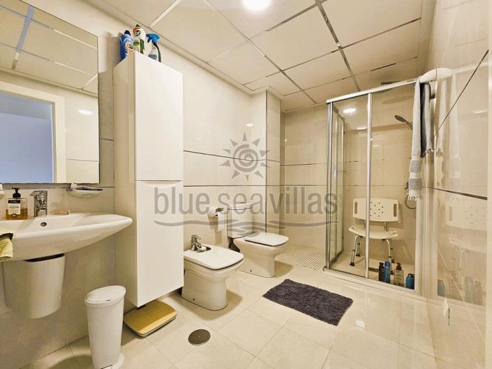 Image No.24-4 Bed Apartment for sale