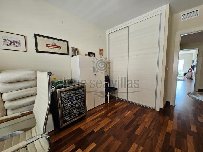 Image No.23-4 Bed Apartment for sale