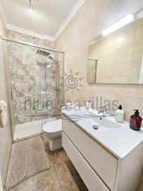 bathroom-downstairs-1553_opt