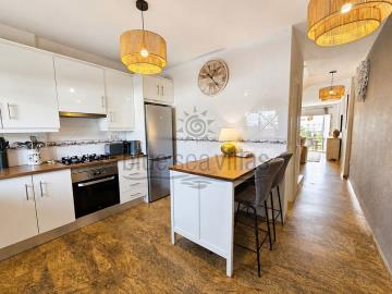 kitchen-1553--4-_opt